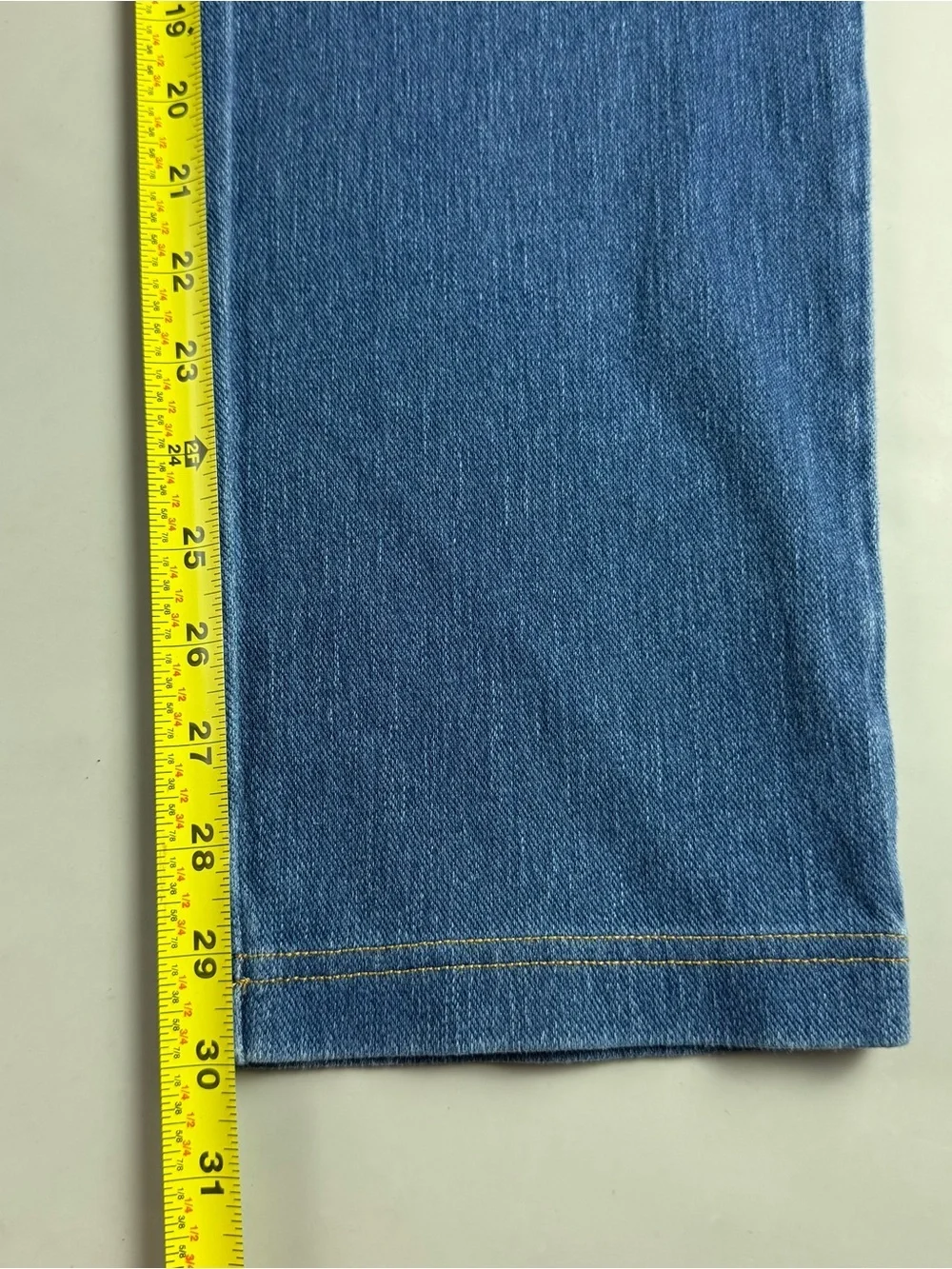 L.L. Bean Straight Leg Blue Denim Elastic Waist Pull-On Jeans Womens M